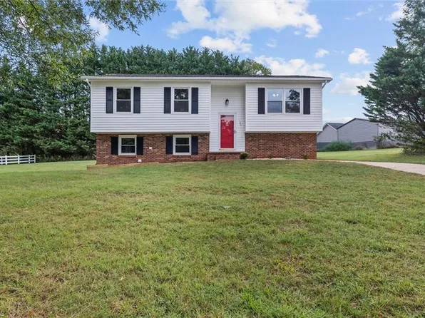 120 Robert Dr, State Road, NC 28676