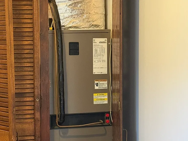 130 Wilson Ave — Photo 13