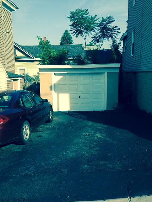 2nd image of 300 Carbon St APT 2