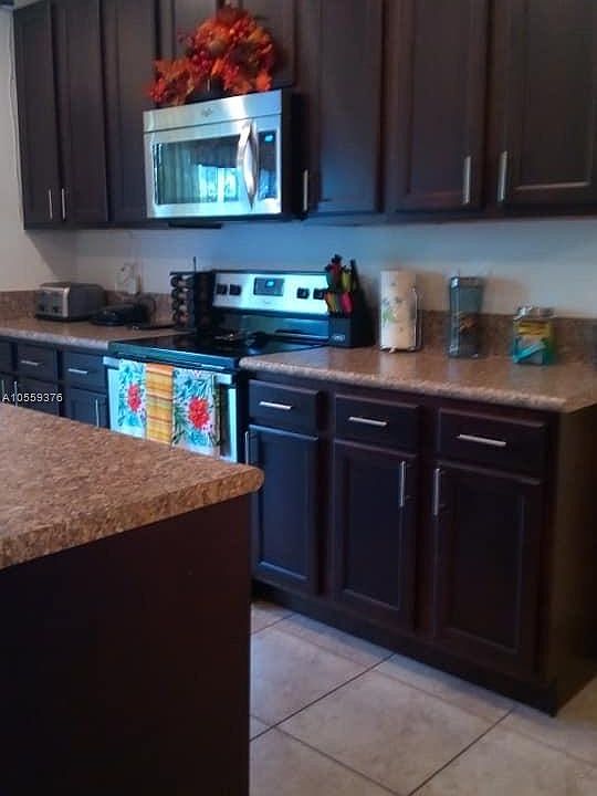 1st image of 5942 Woodlands Blvd