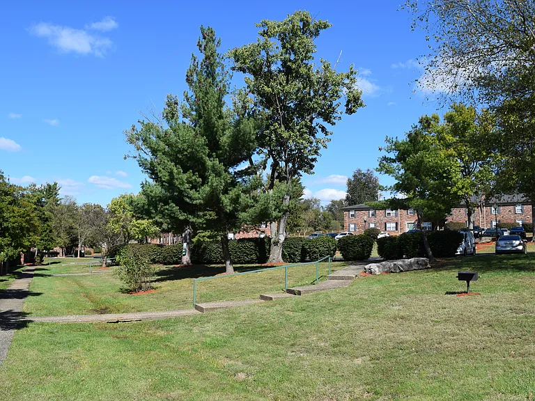 Countrybrook Apartments — Photo 20