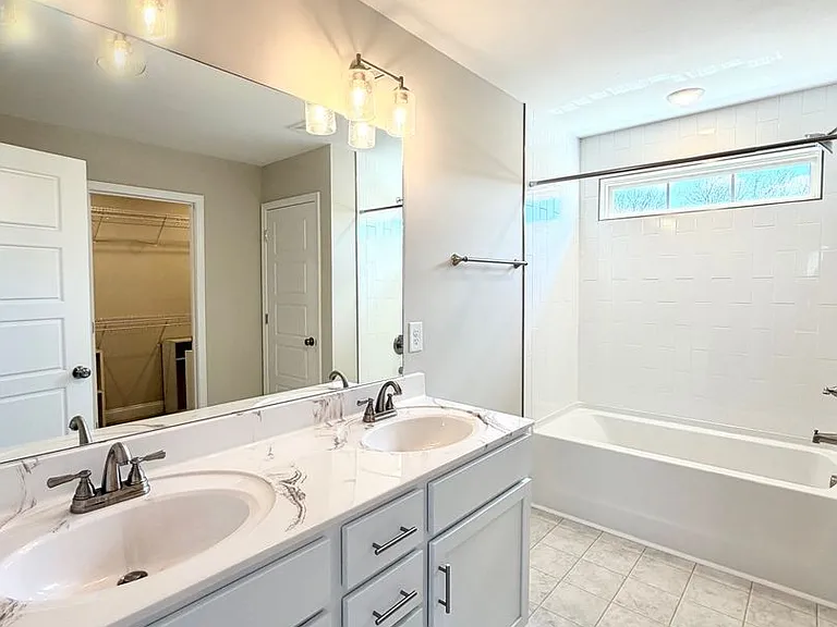 2662 Scott Dr — Photo 17