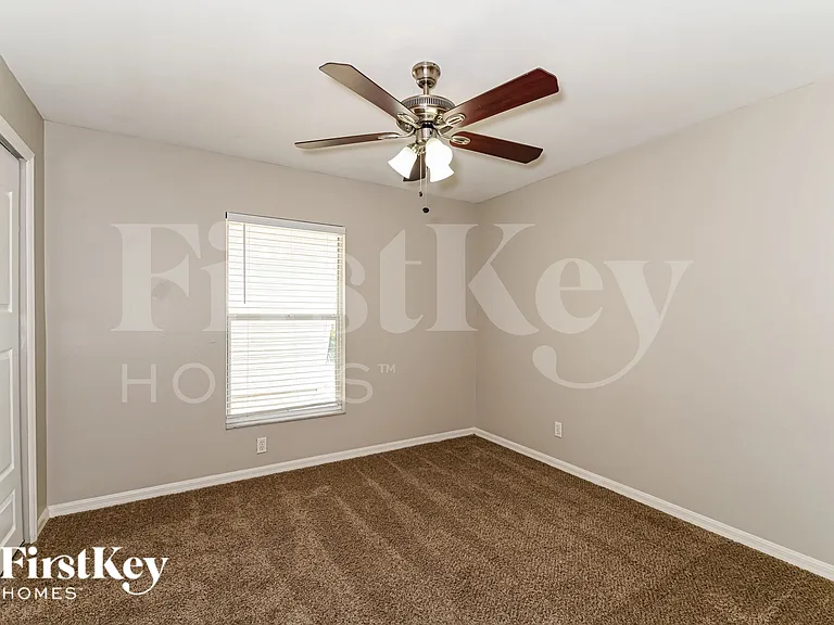2919 NW 4th Pl — Photo 12
