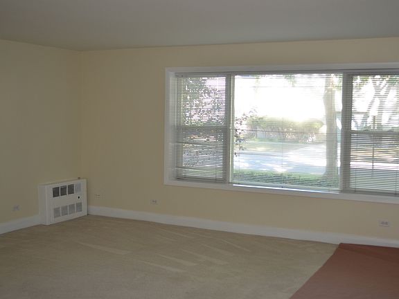 3rd image of 1538 N Park Ave #1B
