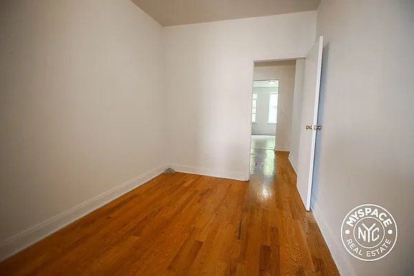 Rented by MySpaceNYC | media 29