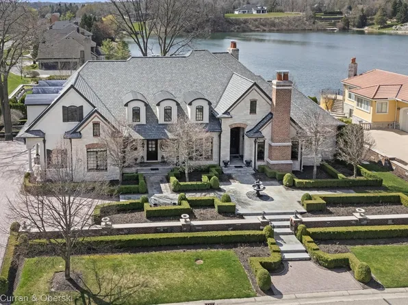 18939 Bella Vista Ct, Northville, MI 48168