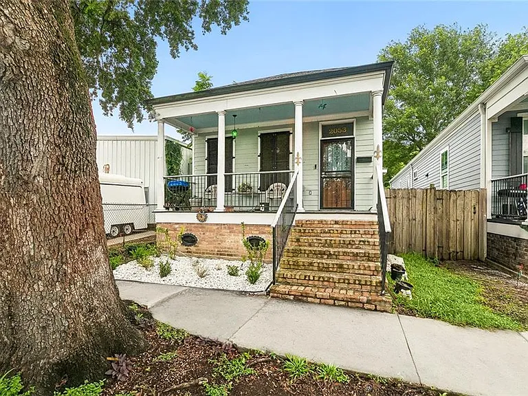 2053 Jackson Ave — Photo 1