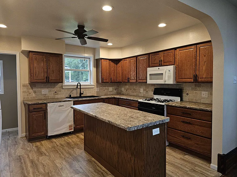 3154 N Hancock St — Photo 6