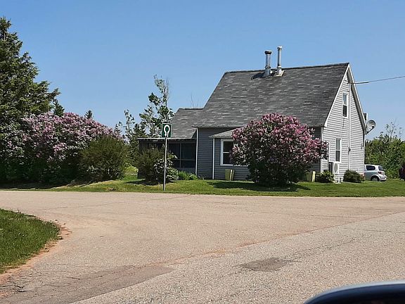 2nd image of 87 Pinette Rd