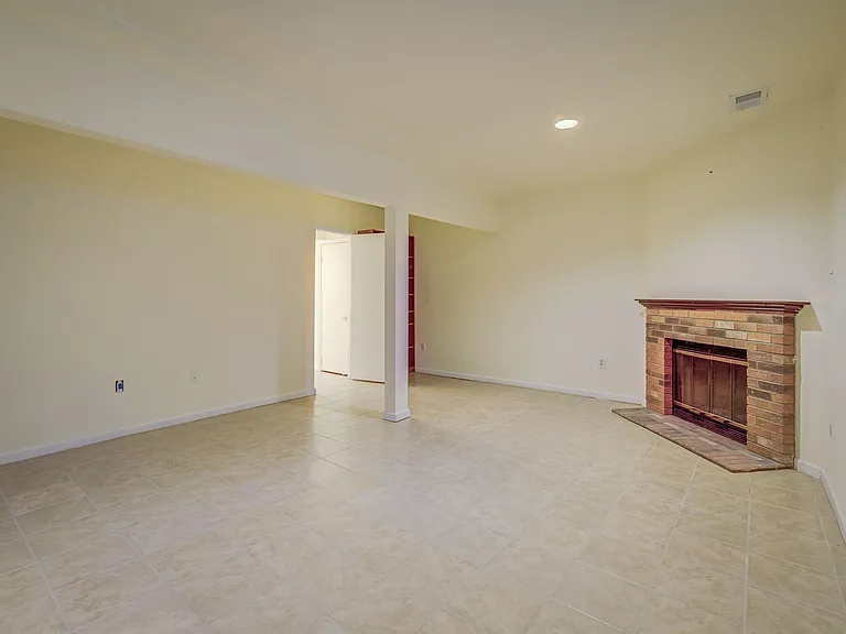 14907 Bradwill Ct — Photo 46