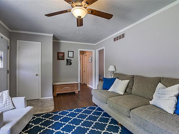 4th image of 605 W 90th St