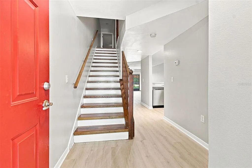 2 bed, 2.5 bath, 1475 sqft, $2,100 — Photo 4
