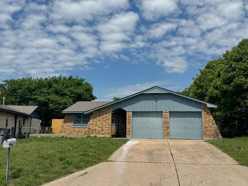 5648 NW Beechwood Dr