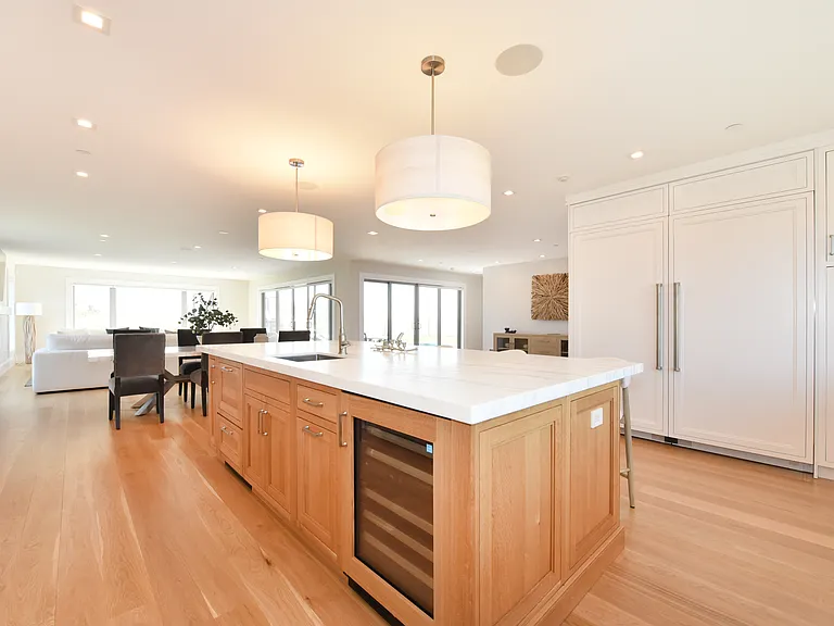451 Dune Rd — Photo 13