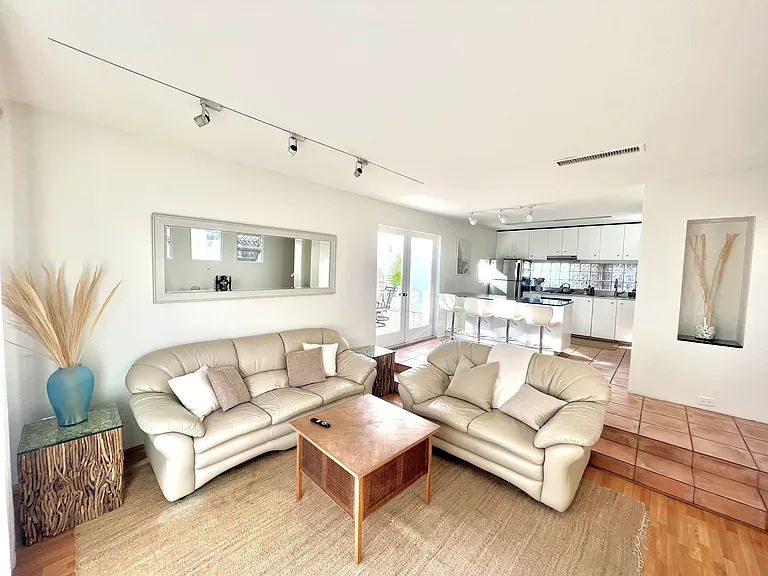 1241 Oliver Ave — Photo 8