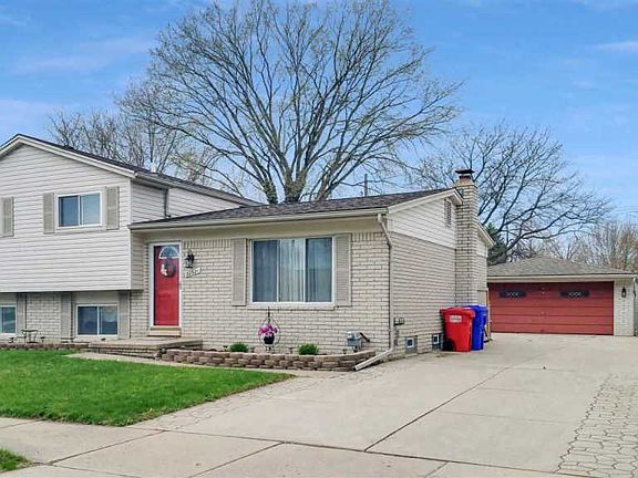 2nd image of 32321 Norwich Ct