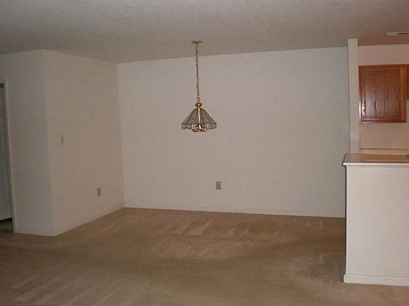 5th image of 8410 Glenwillow Ln Unit 101