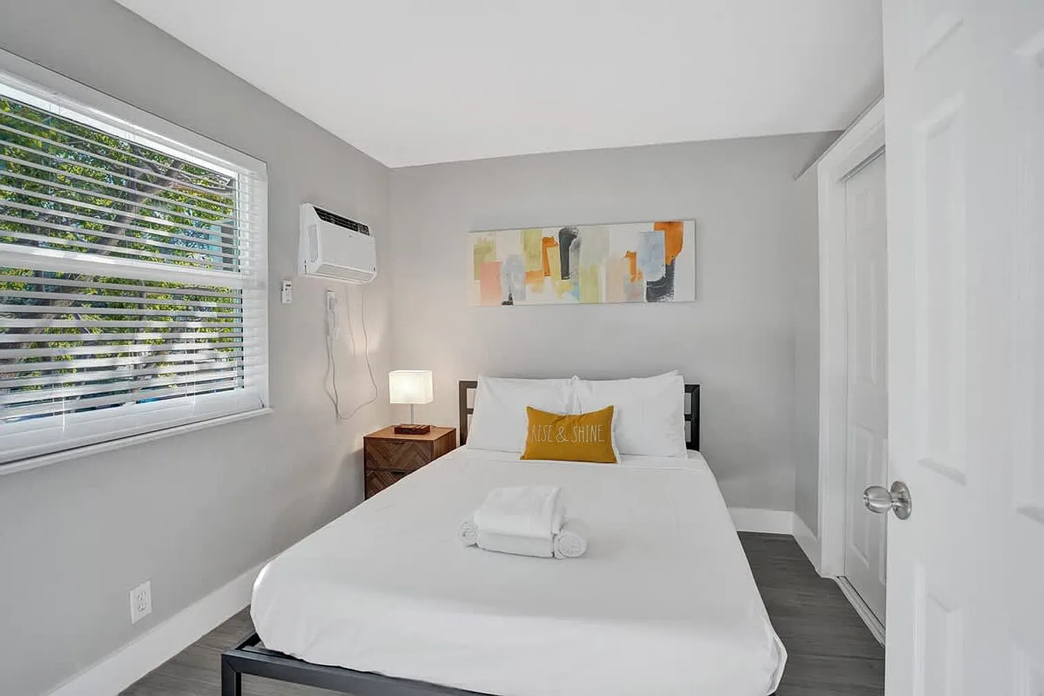1 bed, 1.0 bath, 613 sqft, $1,732 — Photo 3