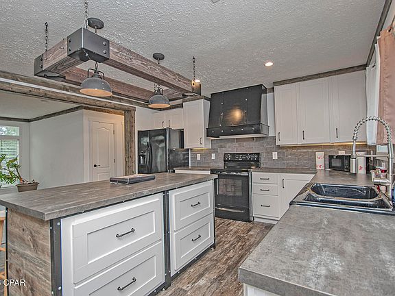 4th image of 2504 Mildred Ln
