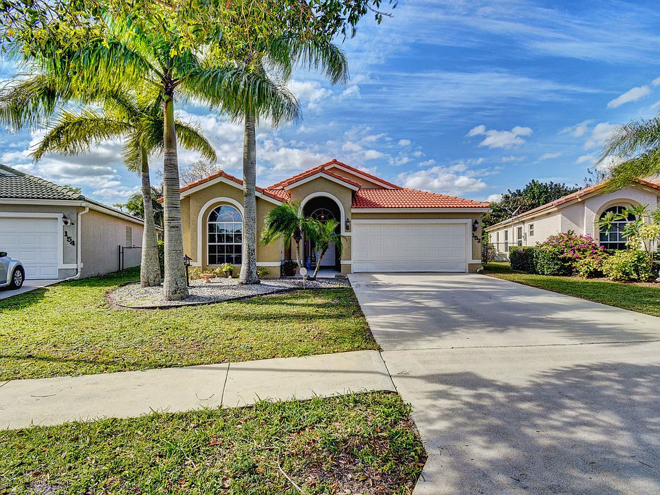 Home For Sale In Crestwood