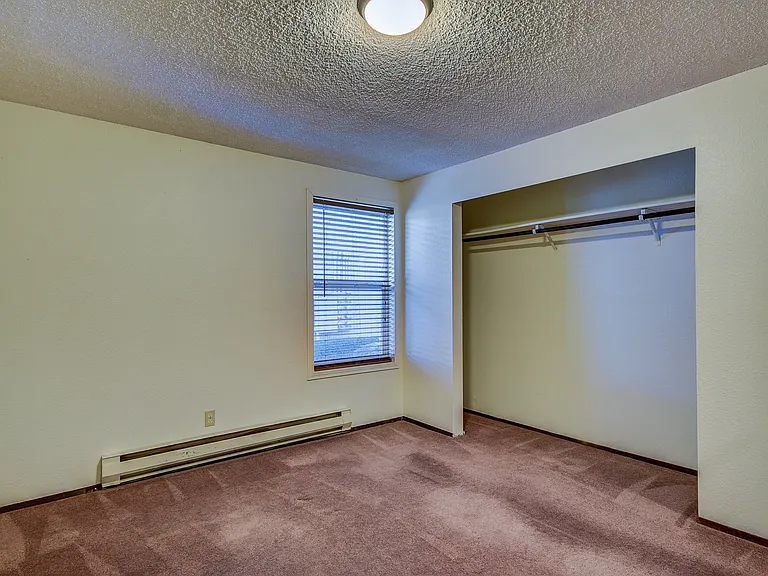 M0646-Prairie Village - 304 N. Main St — Photo 7