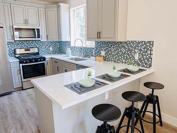 3rd image of 10939 Hesby St #3