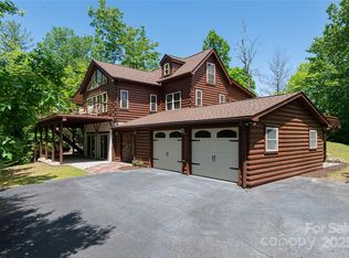 2117 Deep Woods Dr, Hendersonville, NC 28739