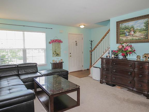 5th image of 429 Cambridge Dr