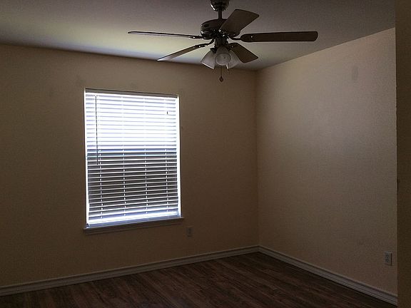 4th image of 3130 Halifax Dr