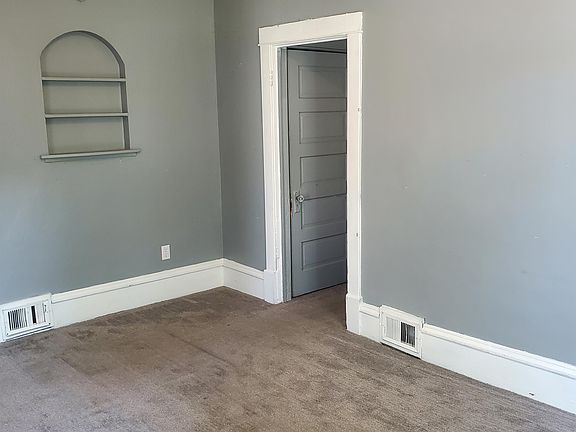 3rd image of 432 N Prairie Ave APT 1