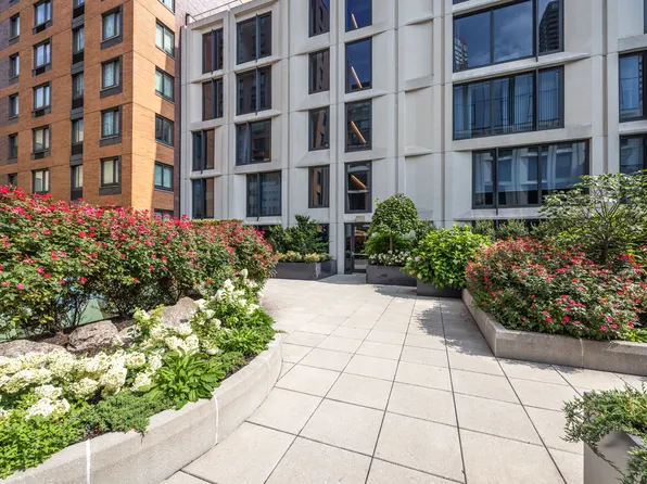 500 West 45th Street image 12 of 14