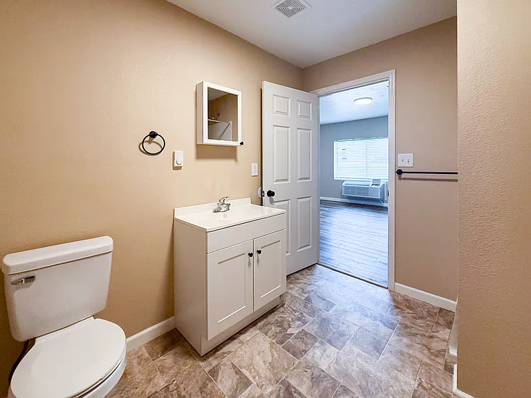 501 E 2nd Ave #2 — Photo 9