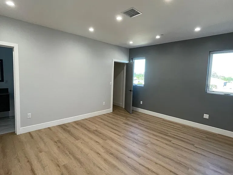 6345 Farmdale Ave #1 — Photo 24