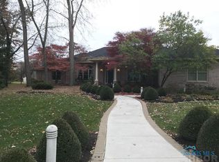 3 Hunters Gate Dr, Findlay, OH 45840