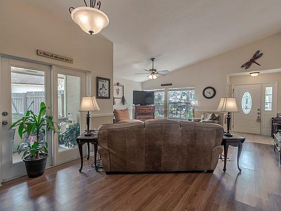 5th image of 1584 Lawndale Cir