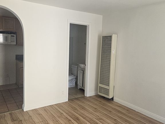 3rd image of 9336 1/4 Valley Blvd