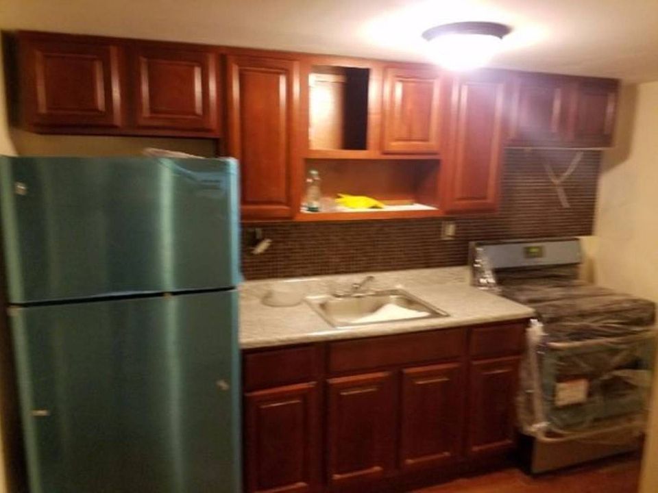 2nd image of 2062 Ryer Ave Bronx