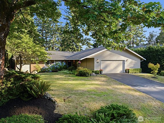 4th image of 16537 SE 45th Place