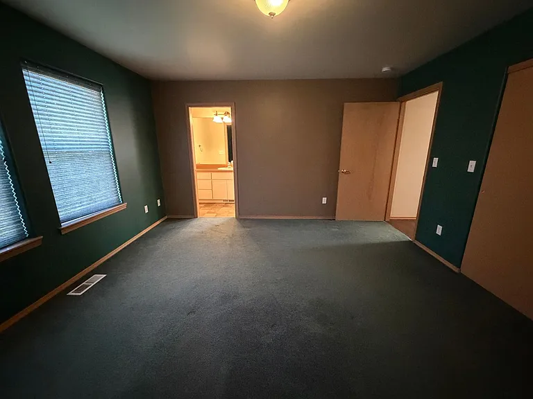 1721 Angela St — Photo 12