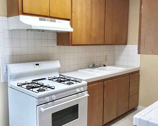 4th image of 1705 E 5th St APT 2