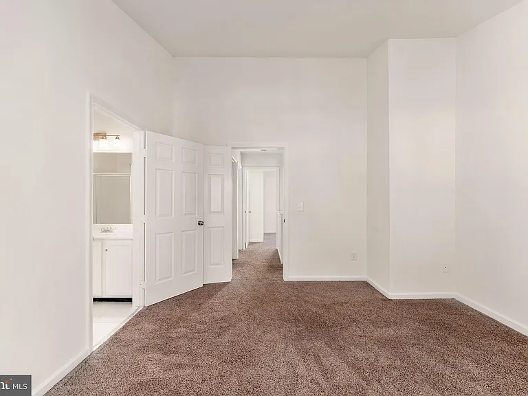6219 Bella Dr — Photo 32