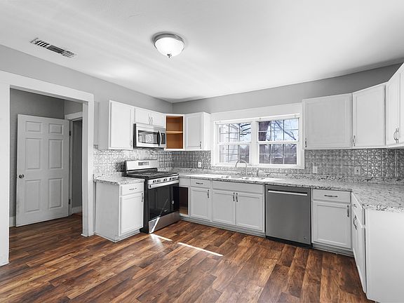 2nd image of 1018 E Chaffin St