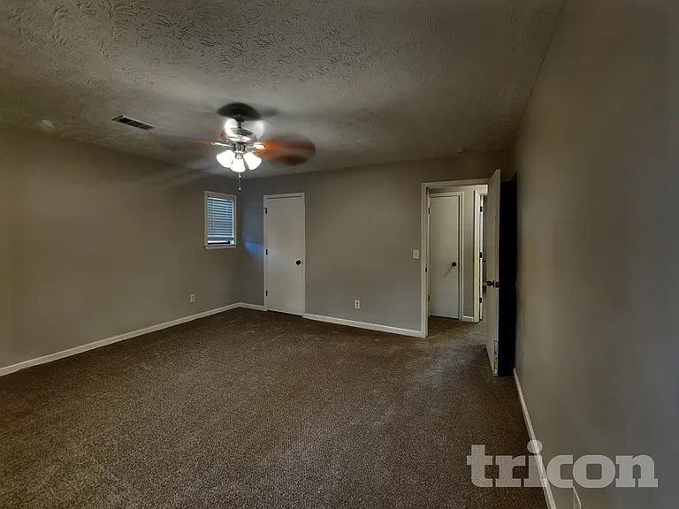 308 Knollwood Ln — Photo 9