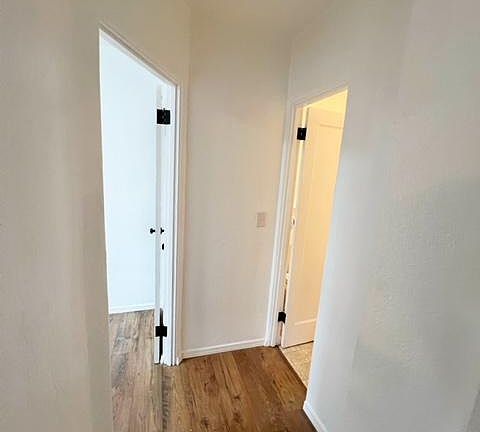 4th image of 821 Hewitt Ave