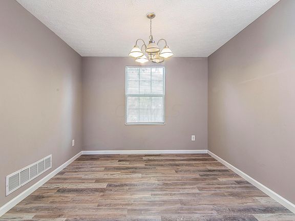 4th image of 6424 Goldfinch Dr
