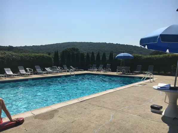 206 Spruce Hills Dr #206, Glen Gardner, NJ 08826