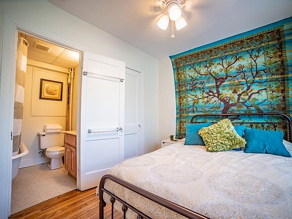 5th image of 4201 Locust St APT 306