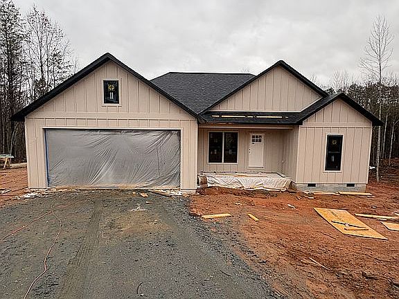 2nd image of 98 Lexxi Ln