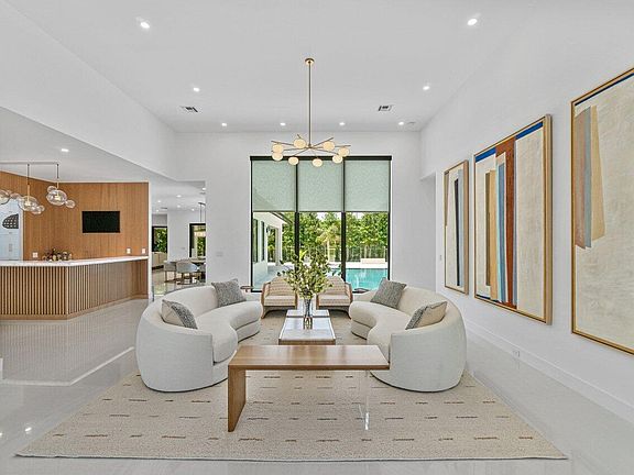 3rd image of 5872 Vintage Oaks Circle