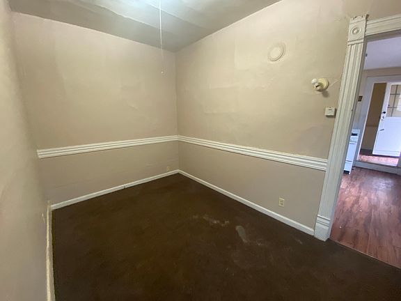 4th image of 810 N Alvord St #3